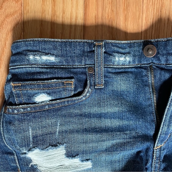 Joe’s Jeans Phoebe Wash Blue 3-Inch Cut Off Distressed Denim Shorts EUC Size 27 - Picture 6 of 10